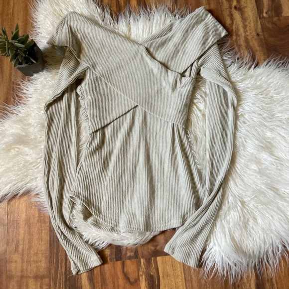 Free People Marley Off Shoulder Twist Top - Picture 7 of 7